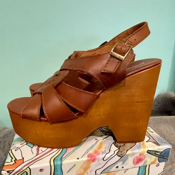 Jeffrey Campbell Auburn Platform Size 11 - Picture 9 of 12